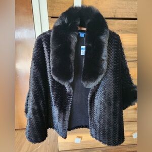 J. McLaughlin Andie Faux Fur Cape black NWT
